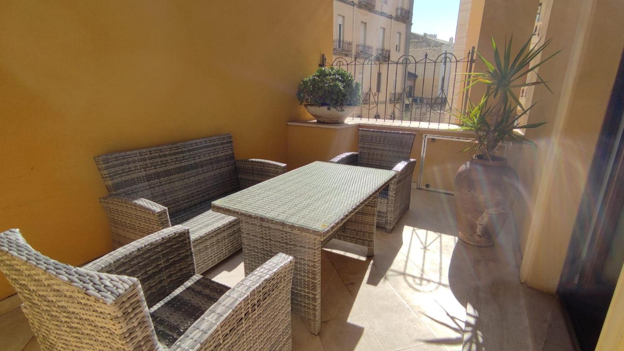Flora Hotel 4*